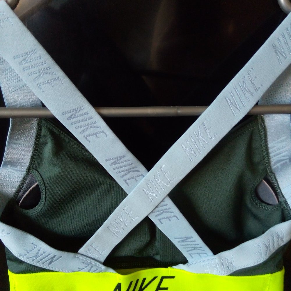 Nike Logo sports bra - Picture 2 of 5
